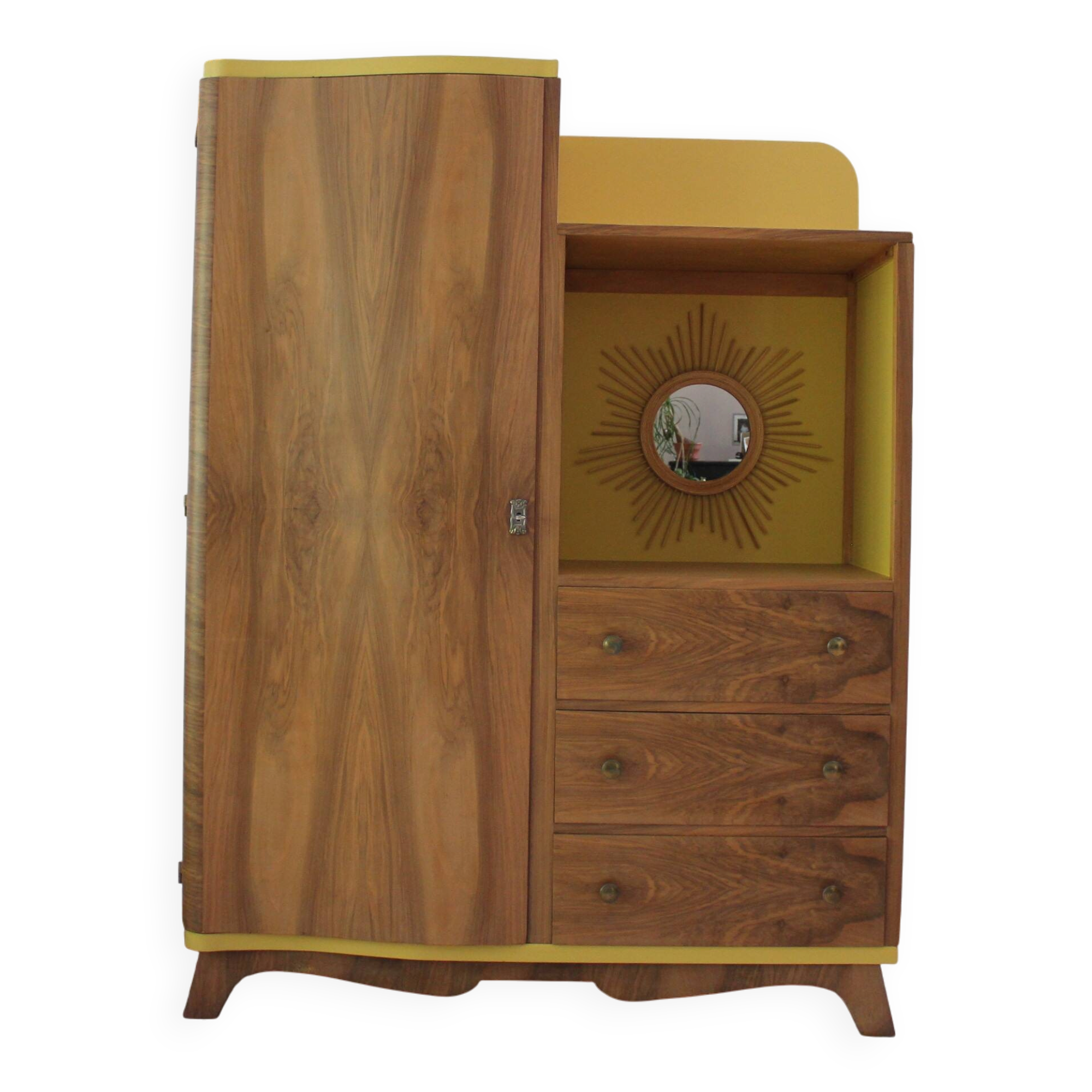 Armoire asymétrique