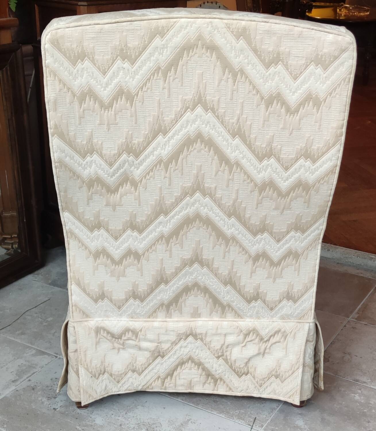 Old shepherdess toad armchair