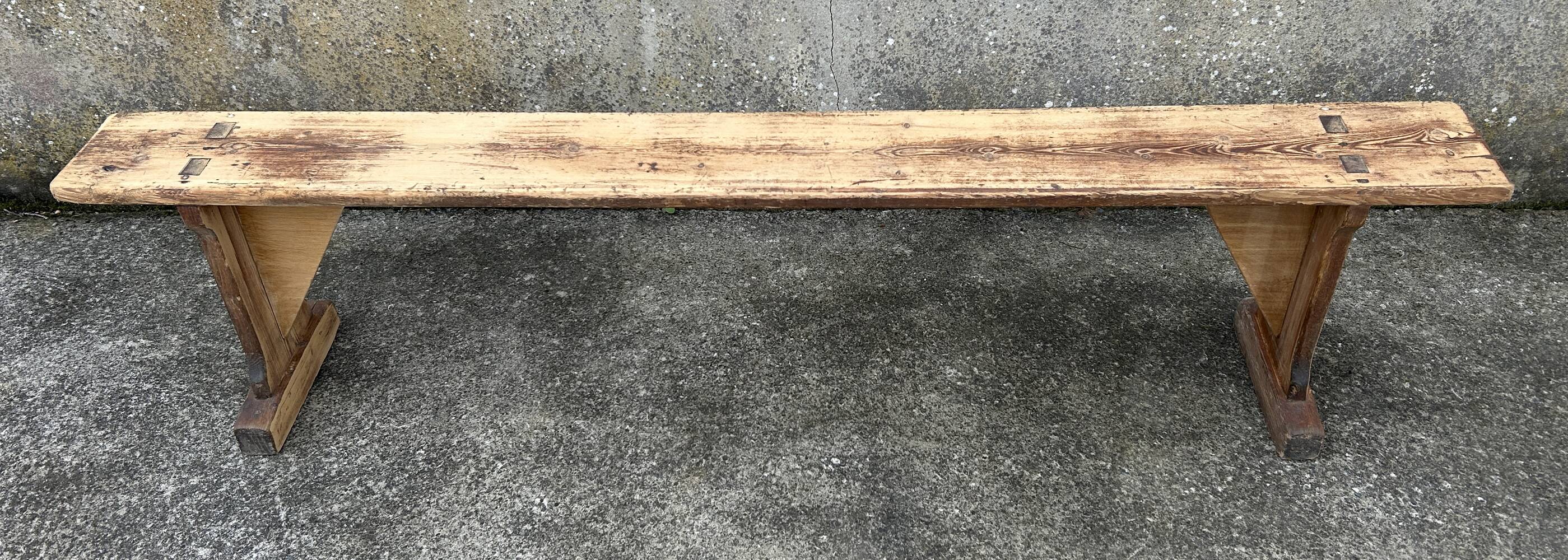 Large wooden bench, red oak, early 20th century.