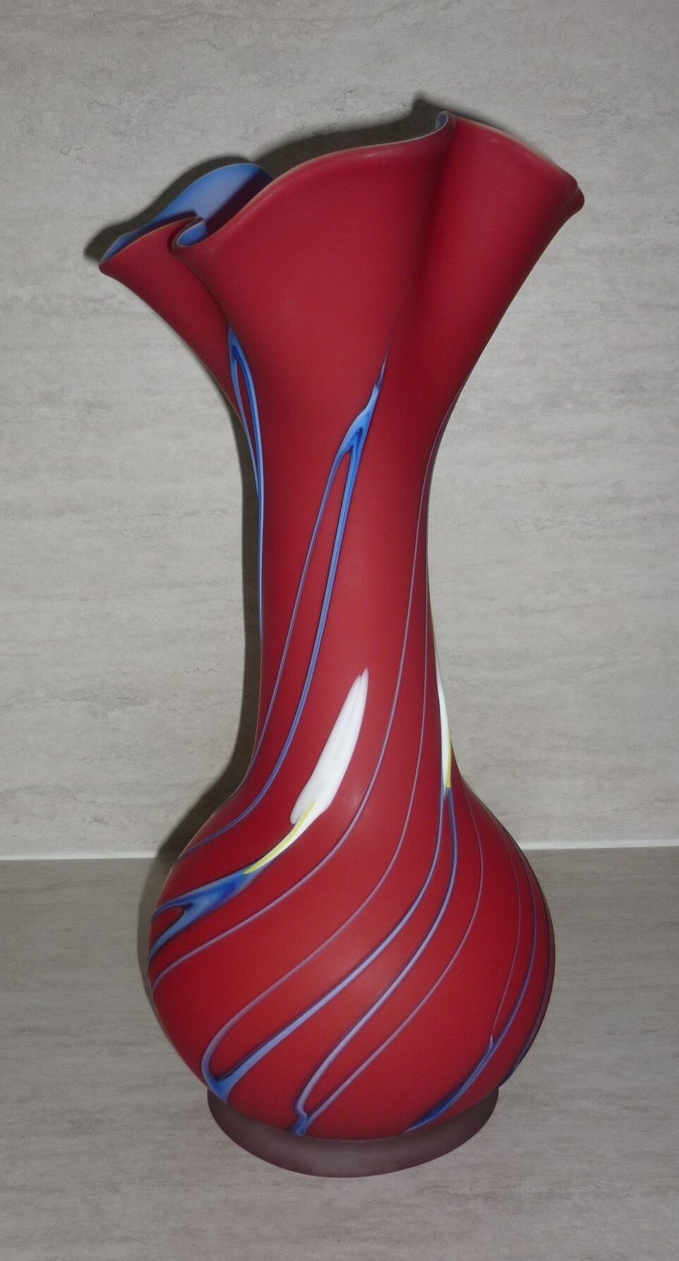 Vase rouge en verre double épaisseur opaque 44 cm