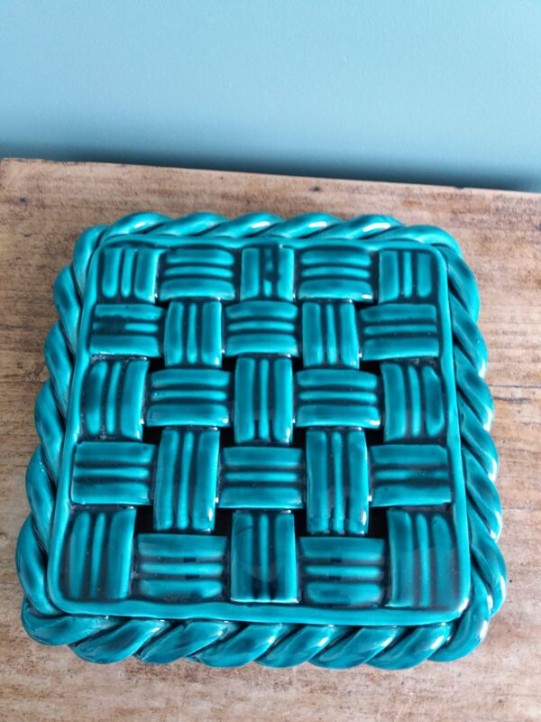 Dessous de plat et bouteille, porte-couteau barbotine tressée vert émeraude