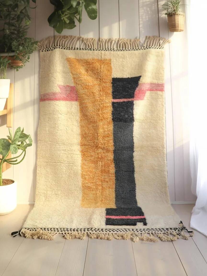 Traditional Berber rug in natural wool 2.5x1.5 m