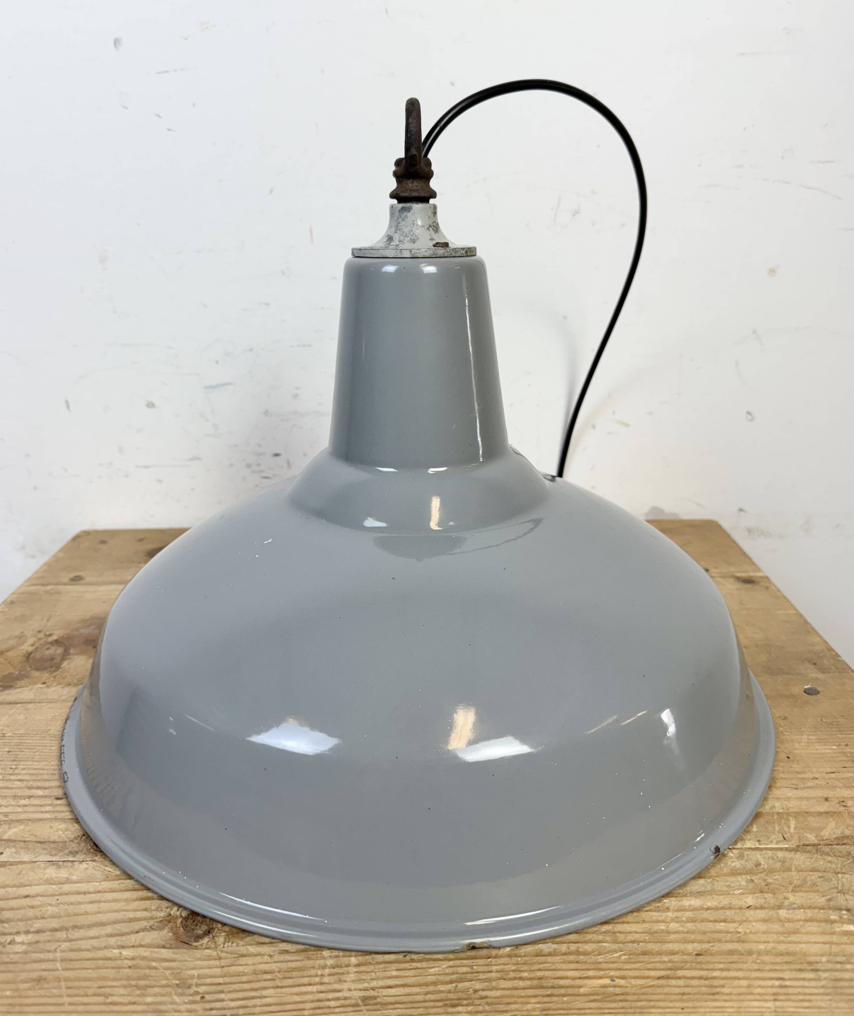 Industrial British Grey Enamel Factory Pendant Lamp, 1960s
