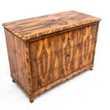 Commode ancienne, europe du nord, vers 1850, après rénovation