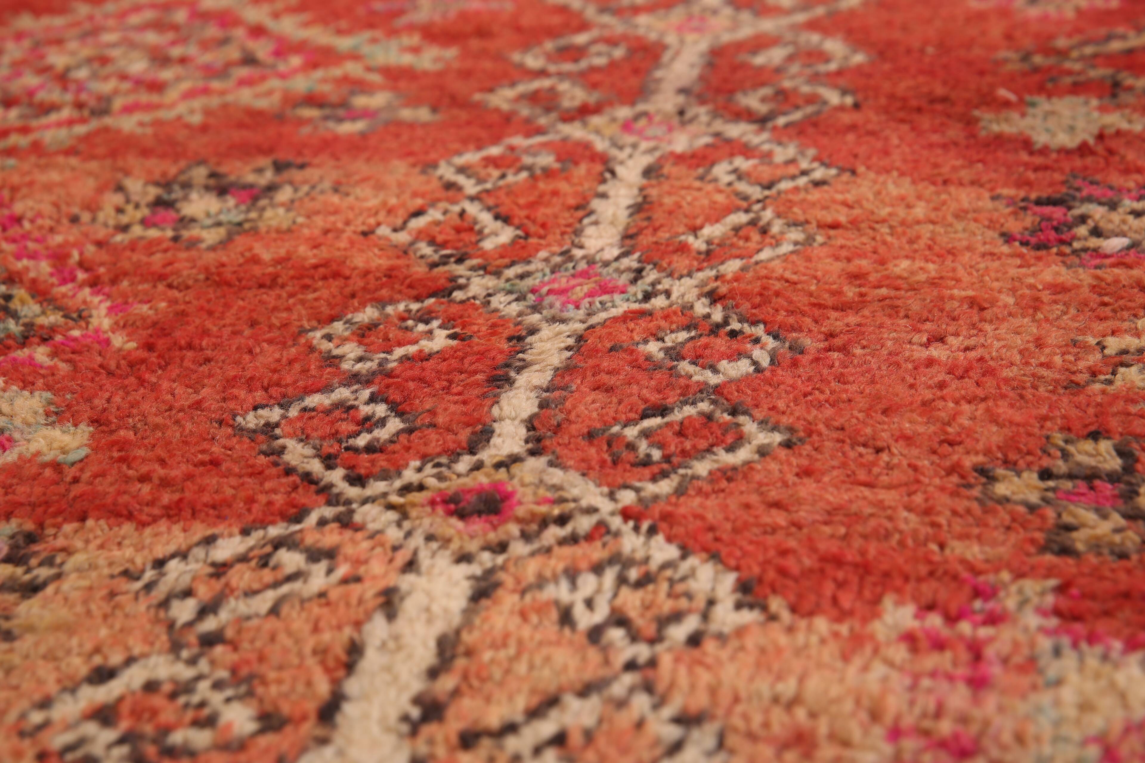 Vintage Moroccan Wool Rug 196 x 350 cm, Berber Handmade Bohemian Rug Unique