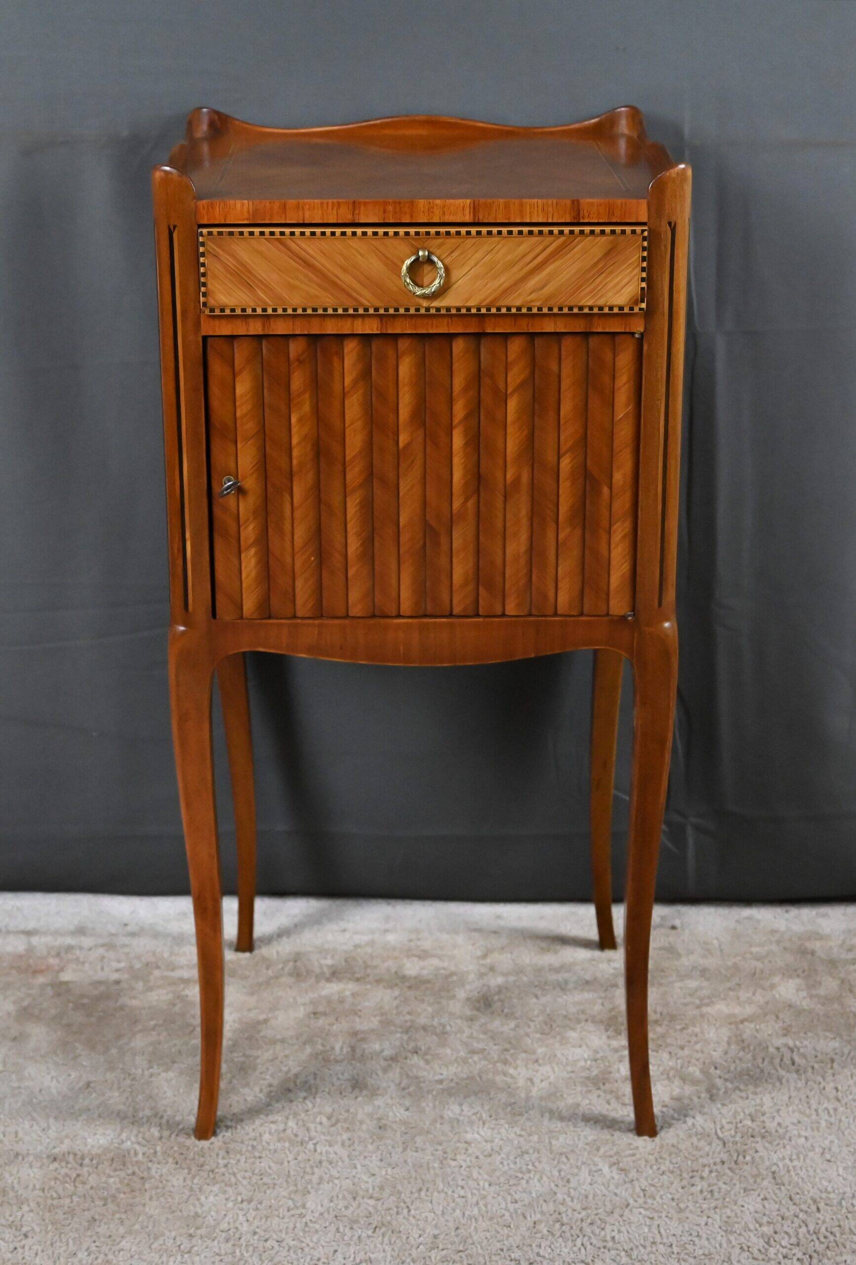 Living room table in marquetry, transitional style between Louis XV and Louis XVI – mid-20th century.