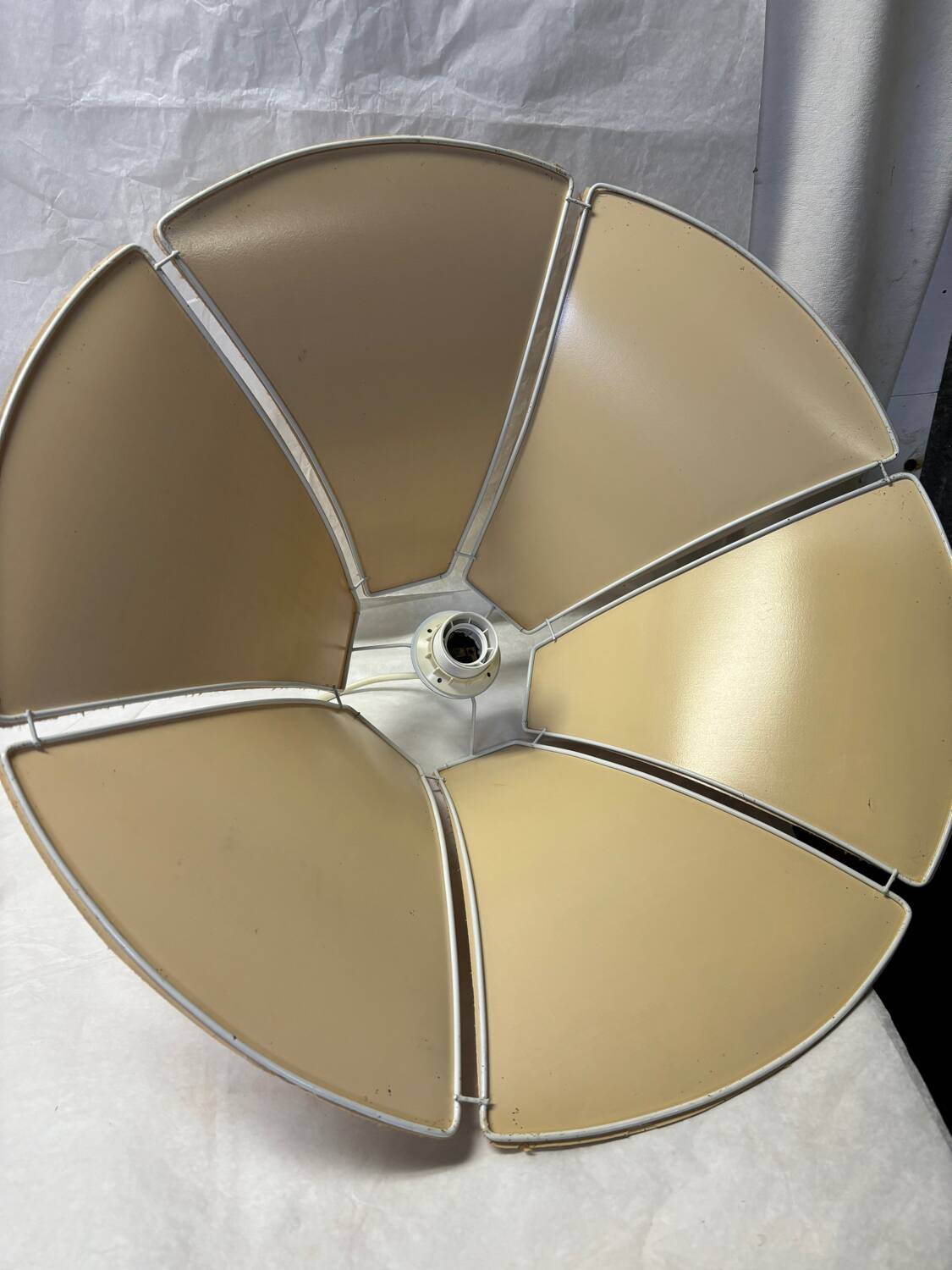 Vintage flower pendant light