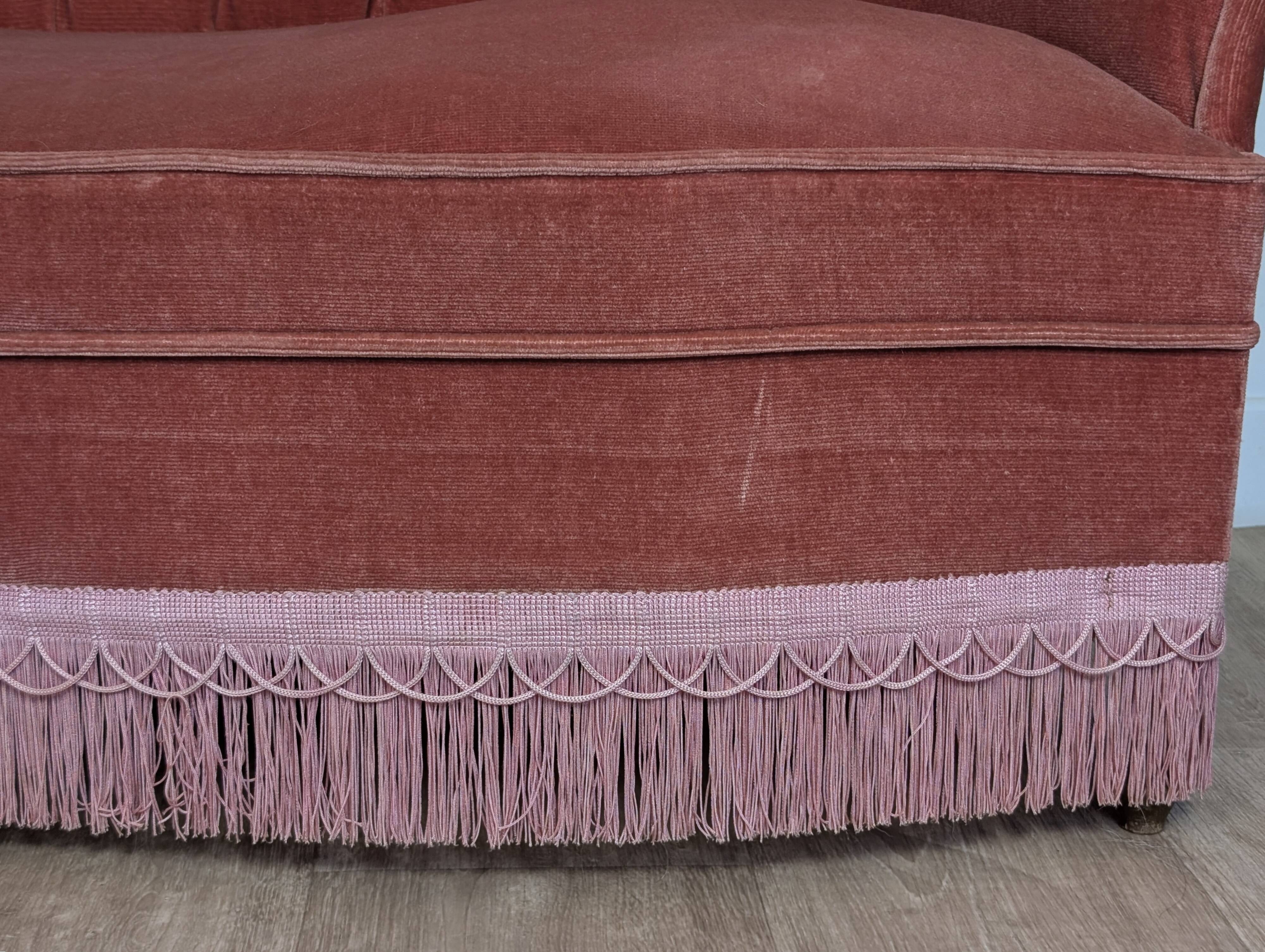 Toad sofa in old pink velvet