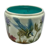 Small pot-pot in dabbling