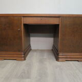 Middle desk in oak and magnifying glass