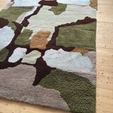 Zirrus rug with 1970s camouflage patterns
