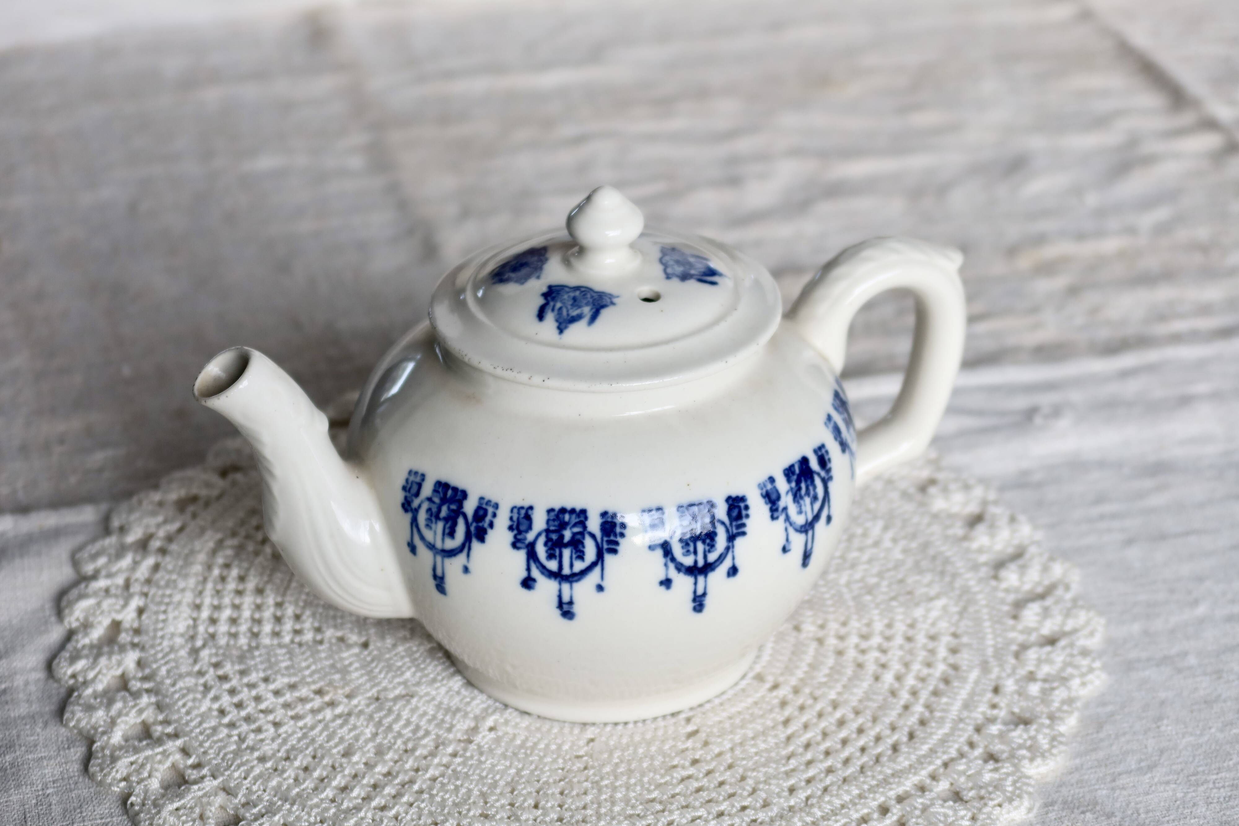 Antique teapot Saint-Uze steel clay cobalt blue pattern