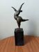 Sculpture contemporaine sur socle en marbre