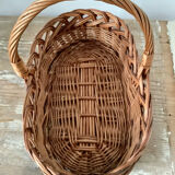 Oval basket with handle