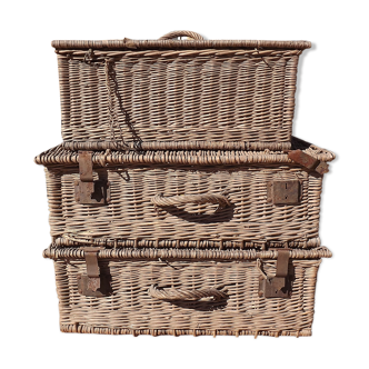 3 panières, old Wicker suitcases