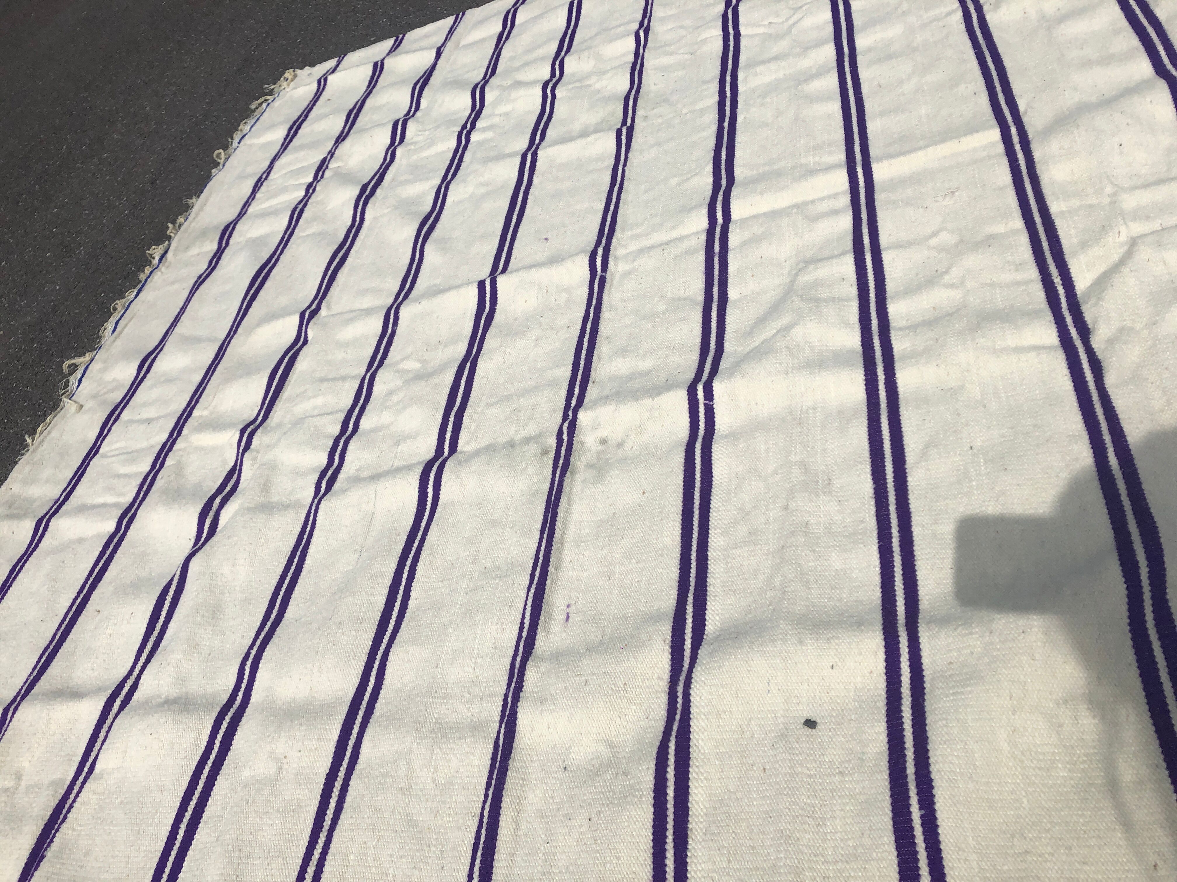 Handmade wool rug 190x190cm