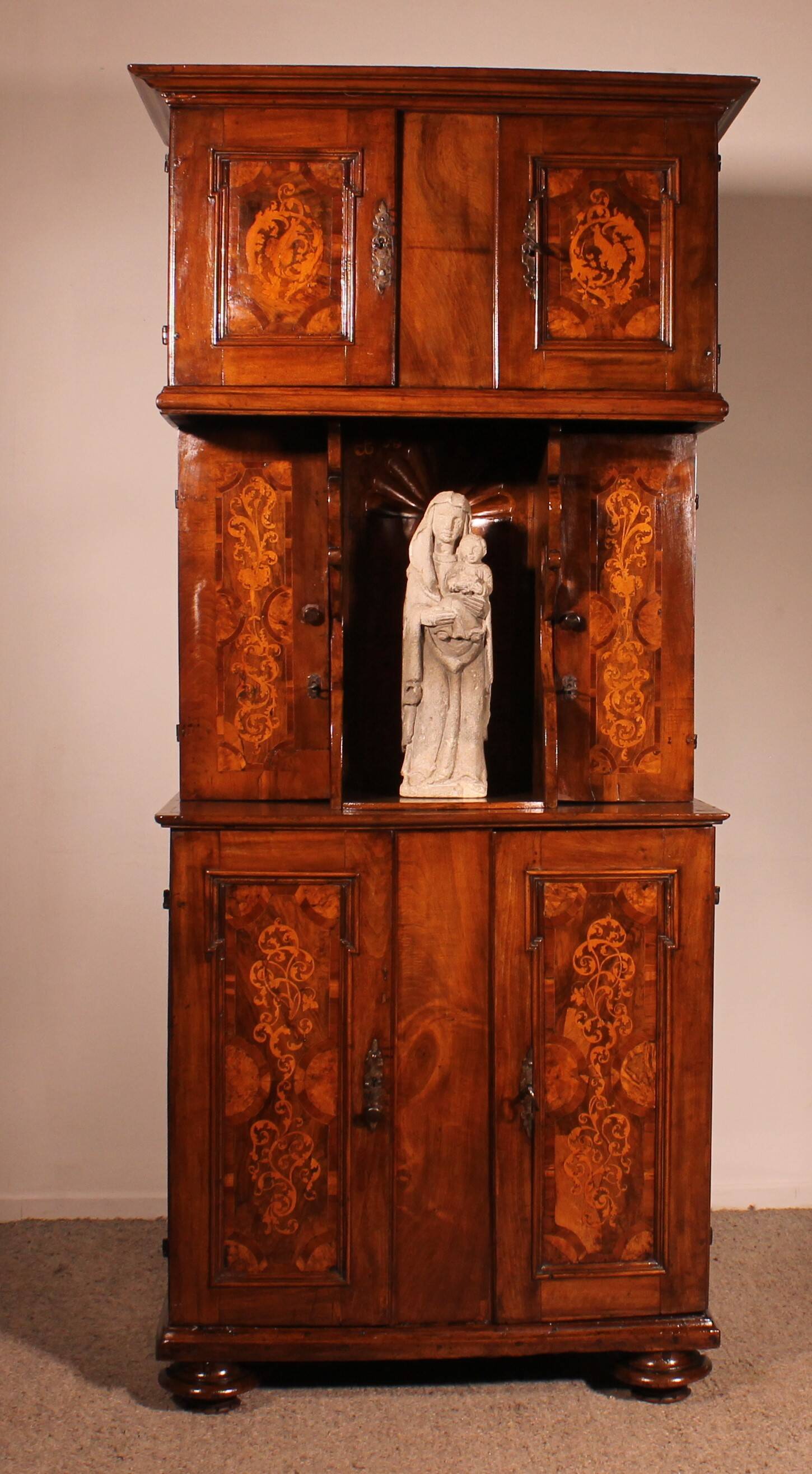 Buffet with 6 Doors in Walnut, dated 1639