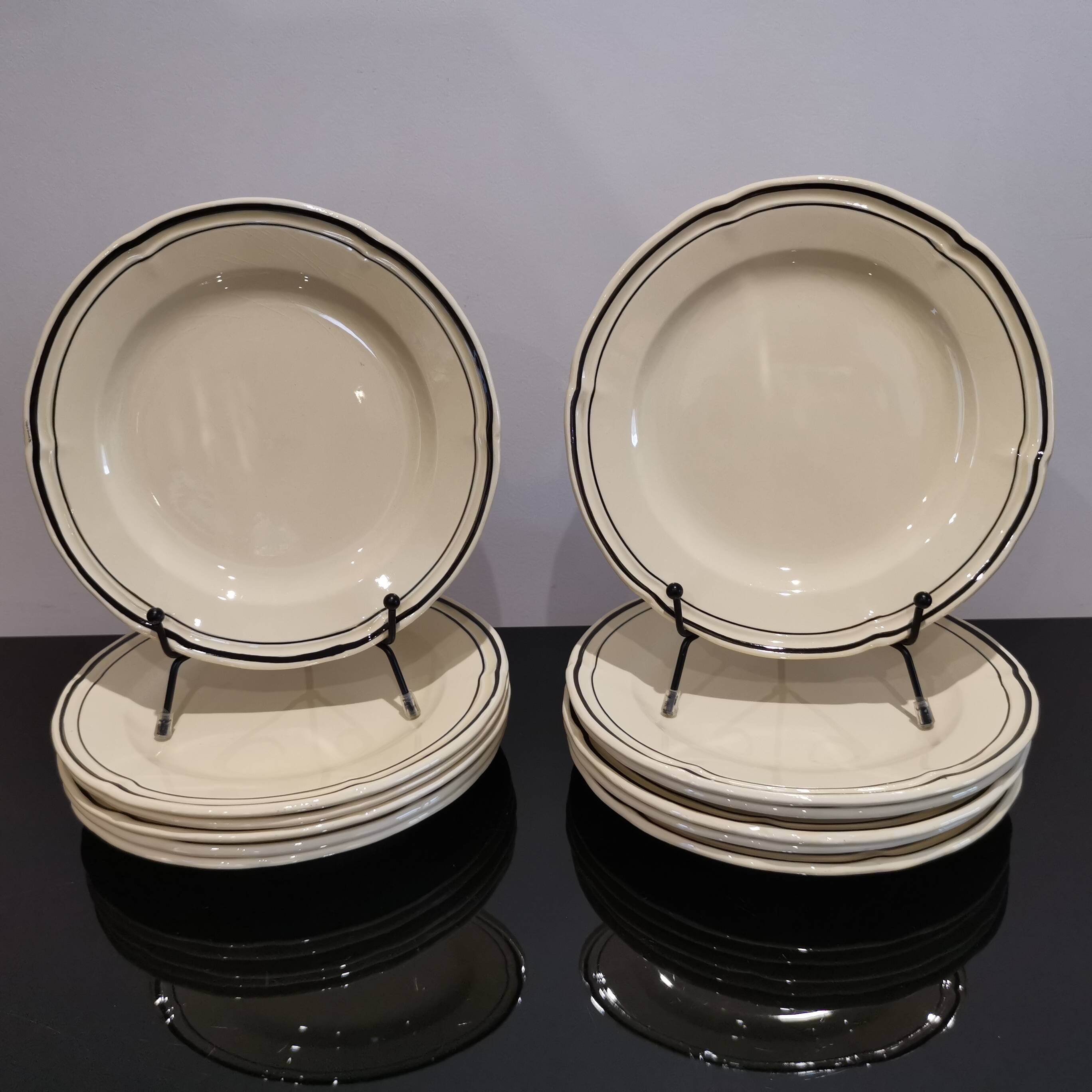 6 assiettes à desserts vintage écru liseré doré porcelaine Niderviller modèle Amiens