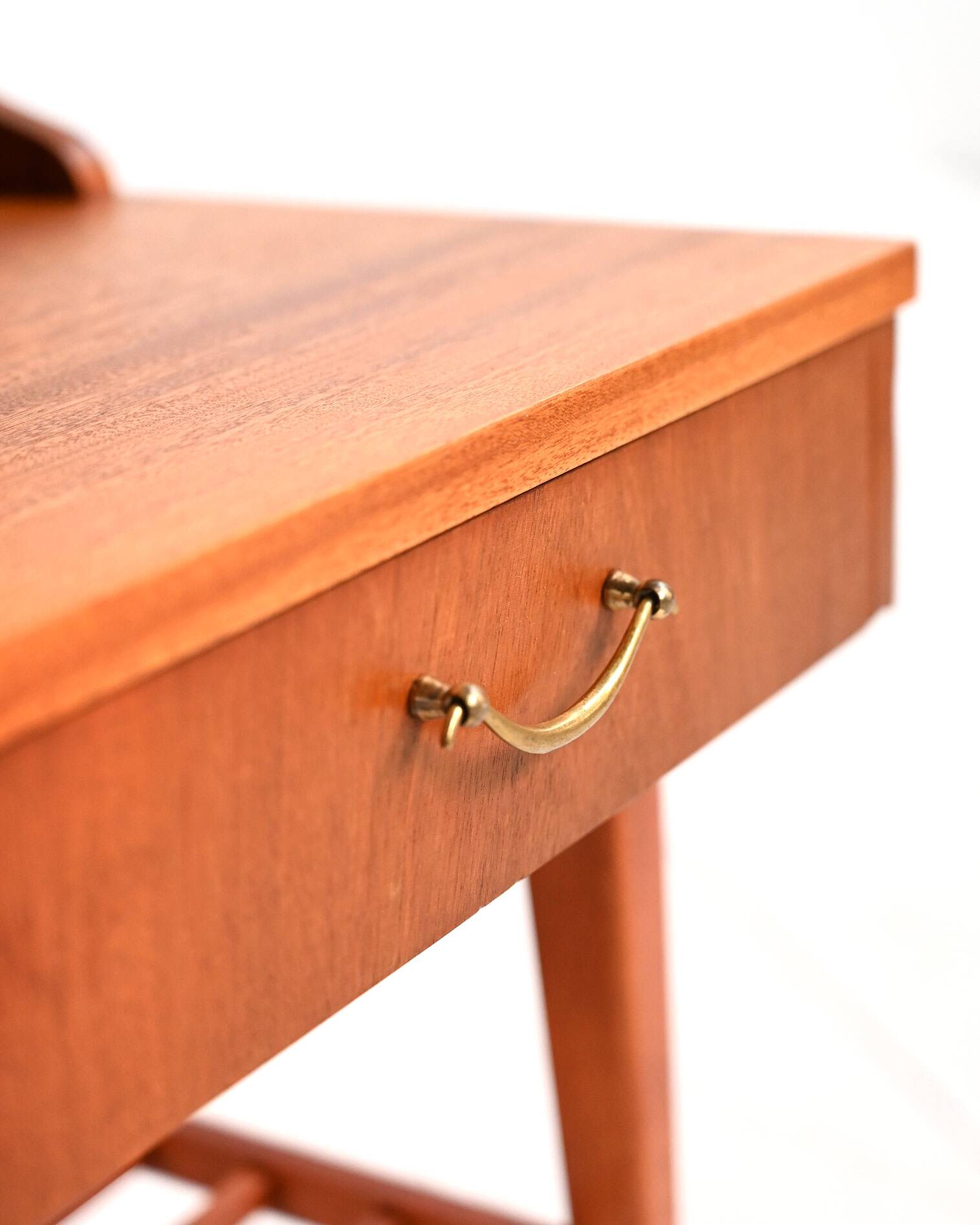 Paire de tables de chevet suédoises, années 1950
