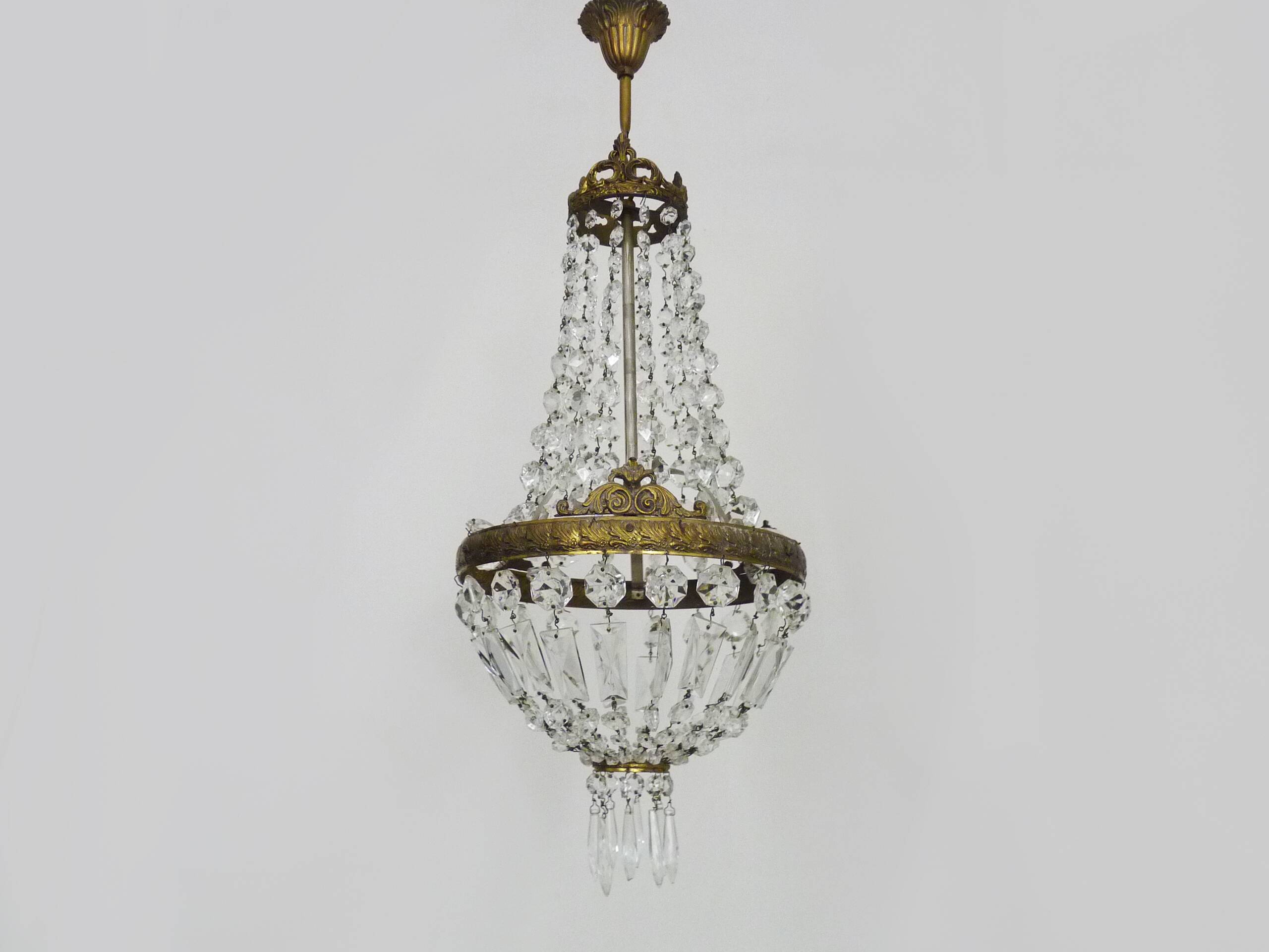 Vintage Italian balloon chandelier, glass pendants. 1950s 1960s.