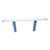 Console en laque blanche avec pieds en plastique cylindriques par Tresoldi Salvati, années 1980.
