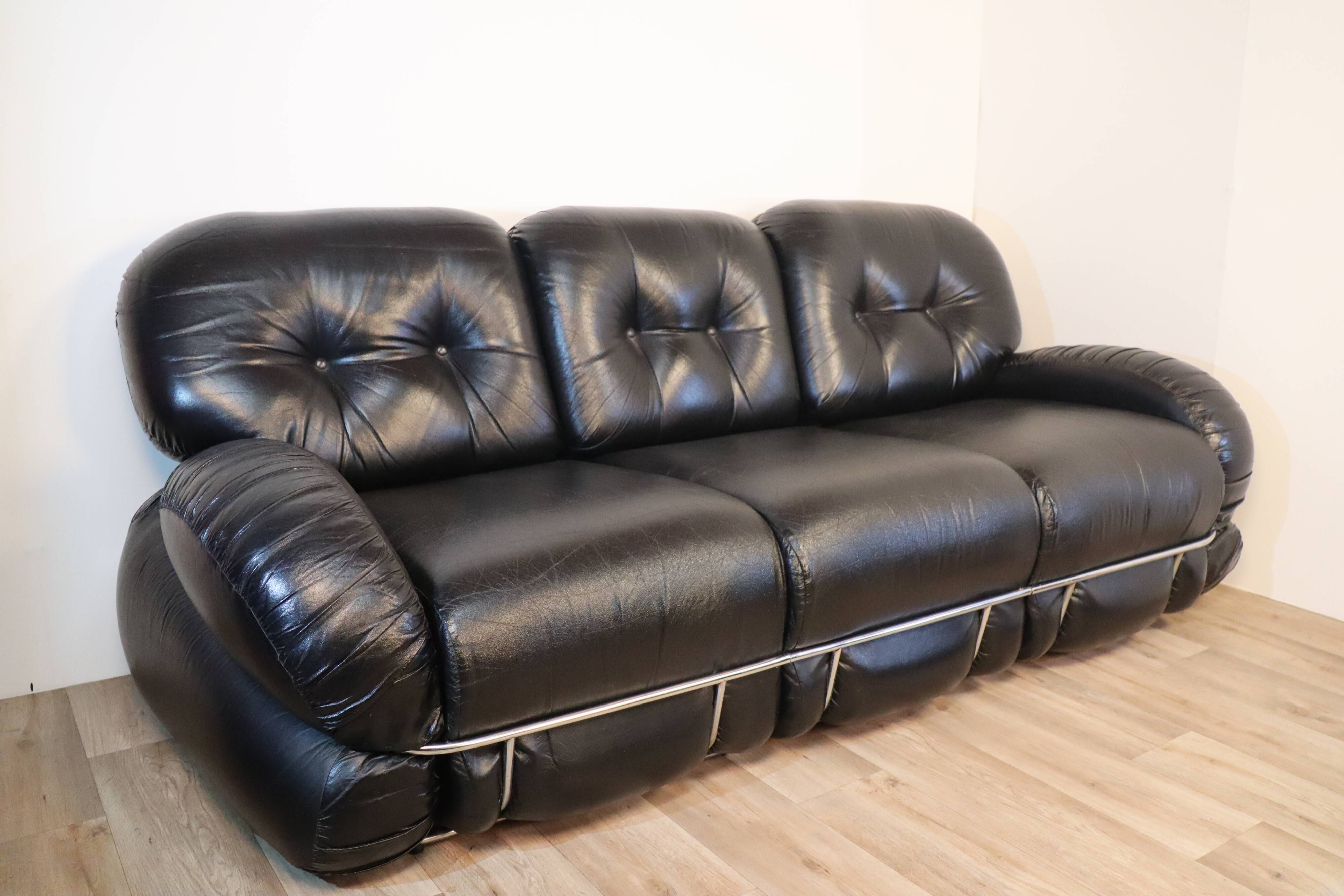Italian vintage sofa by Adriano Piazzesi 1970