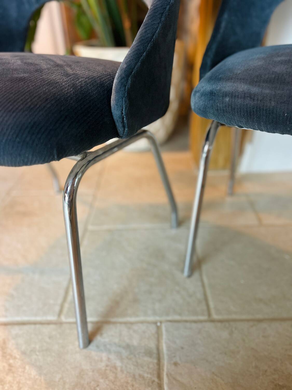 Chaises conférence velours bleu