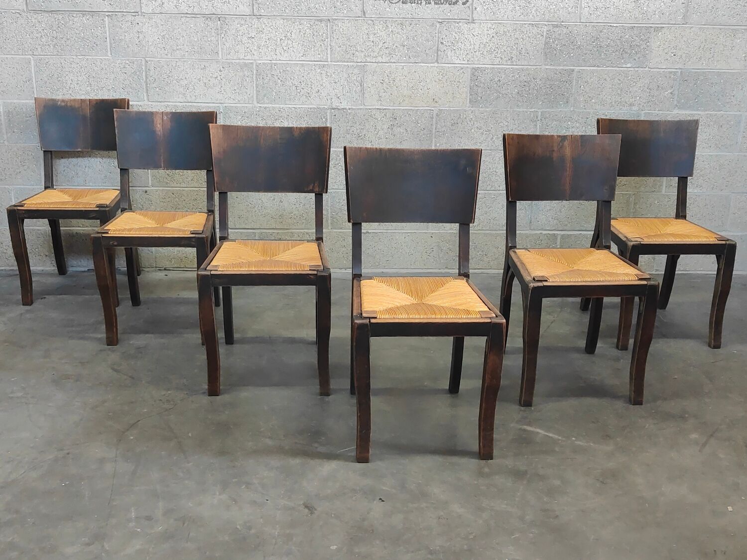 Suite of 6 chairs brutalist style straw and solid oak