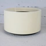 Important cylindrical planter in cream lacquered fiberglass, circa 1970