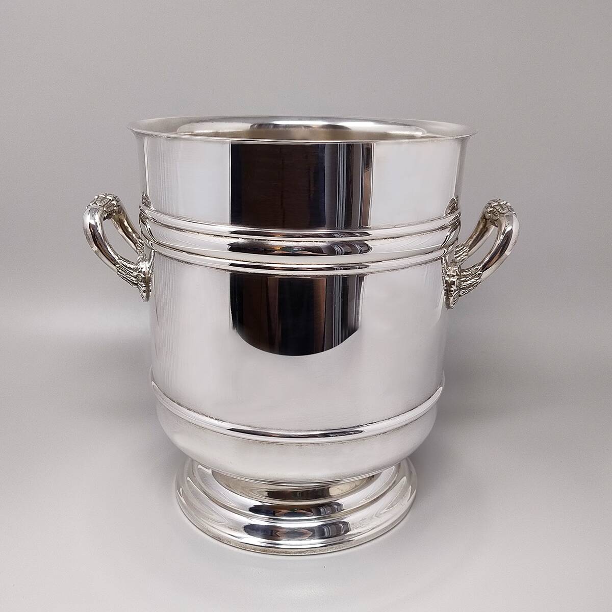 1950s Gorgeous Champagne or Ice Bucket by Christofle in Silver Plated. Made