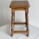 Tabouret carré ancien en bois massif