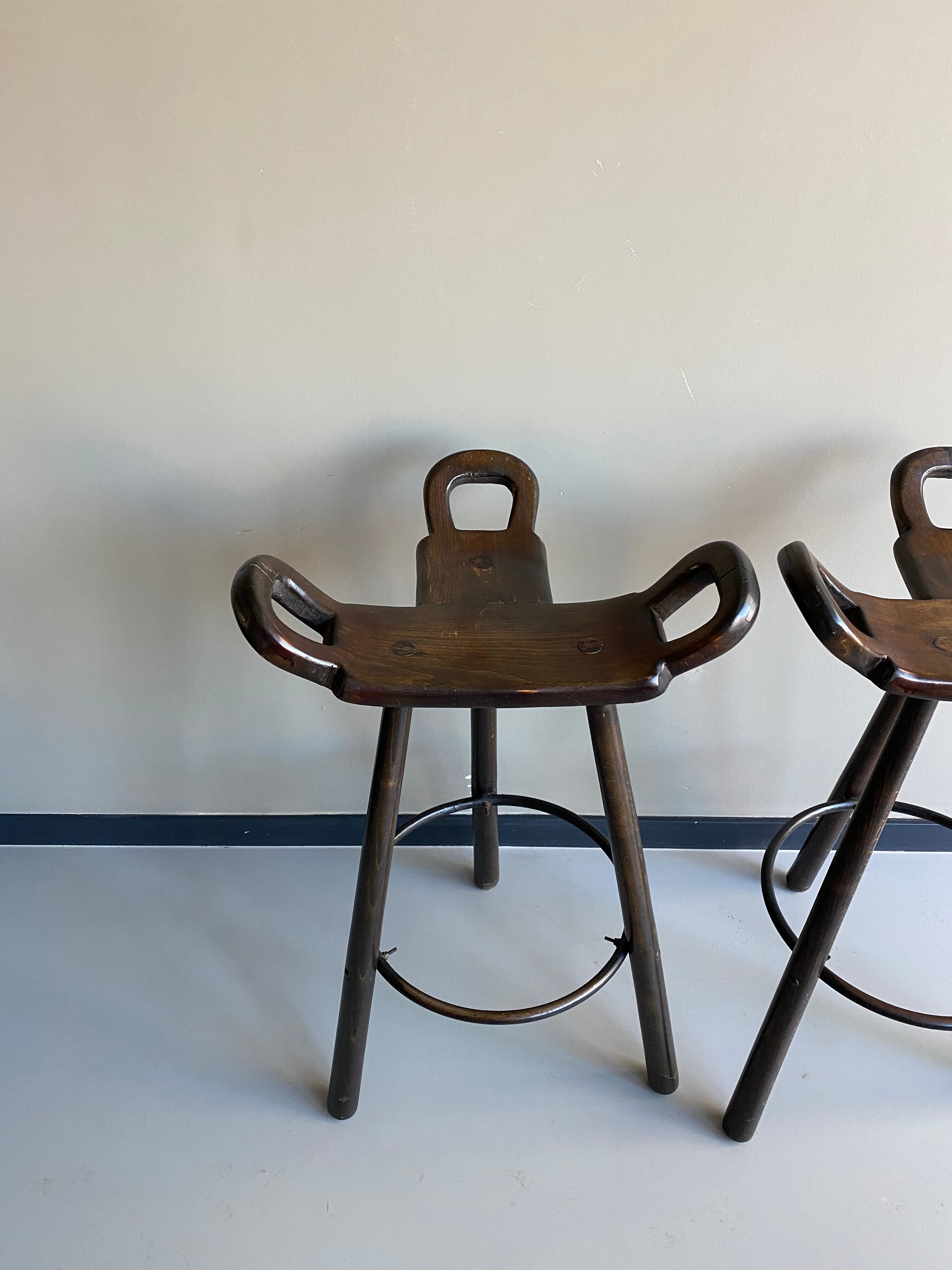 Deux tabourets de bar espagnol Sergio Rodrigues Confonorm Marbella