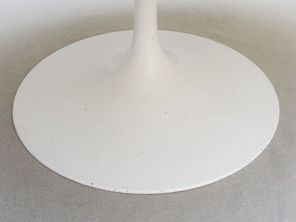 Oval Tulip coffee table, Eero Saarinen for Knoll International