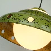 Suspension vintage en métal émaillé et verre blanc 1960