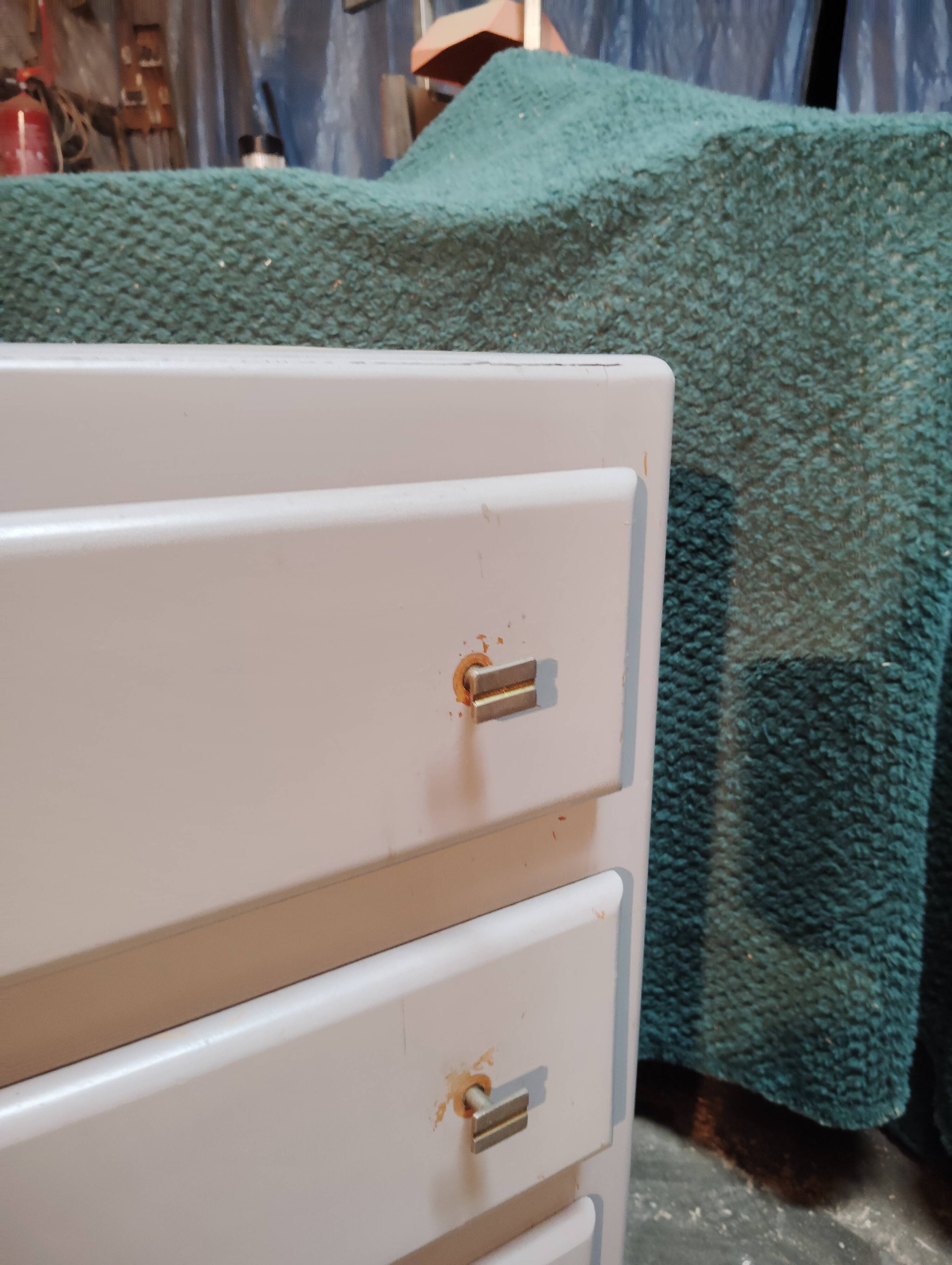 Petite commode vintage