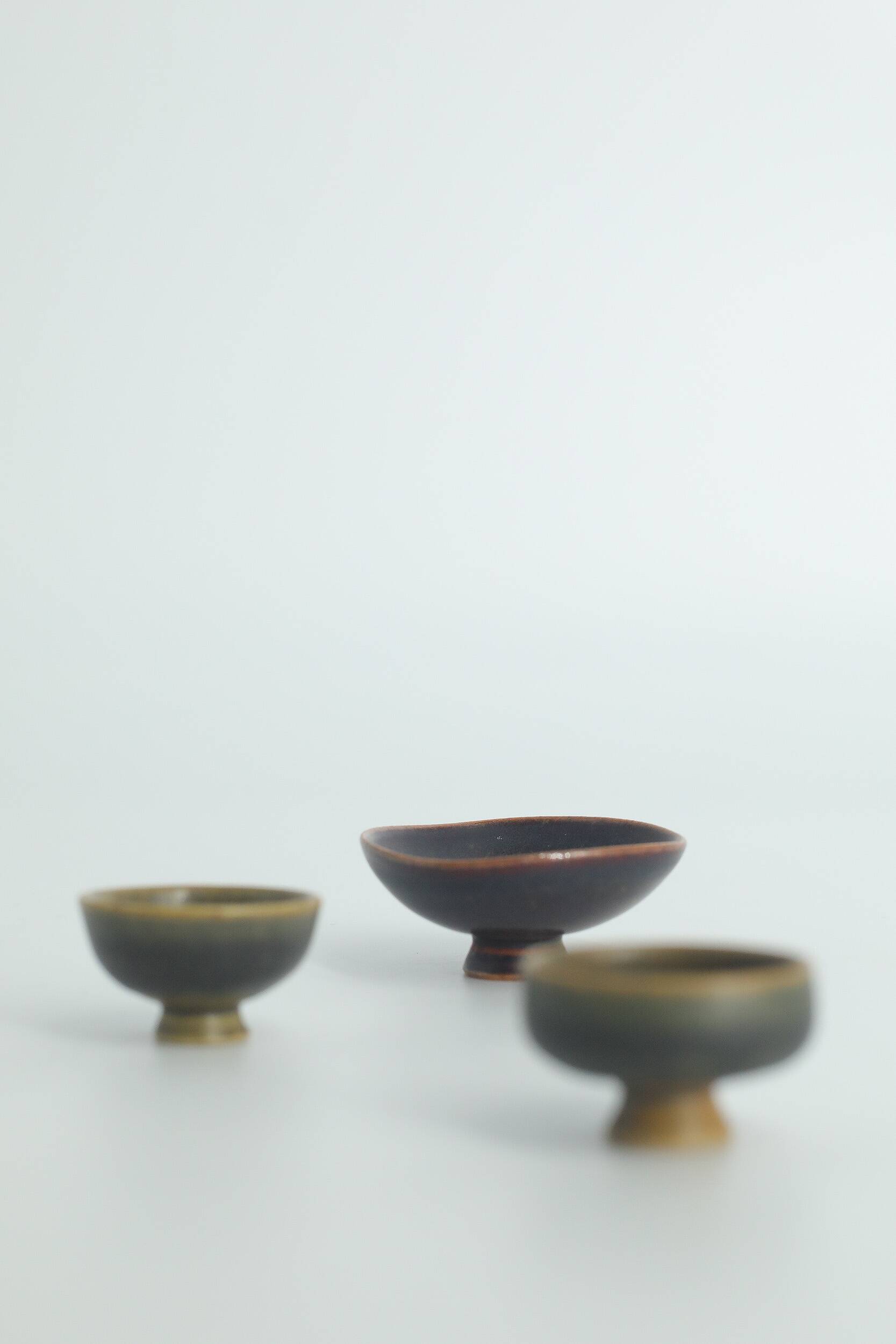 Small collection bowls in brown stoneware by John Andersson, Mid-Century modern Scandinavian, Set of 3.