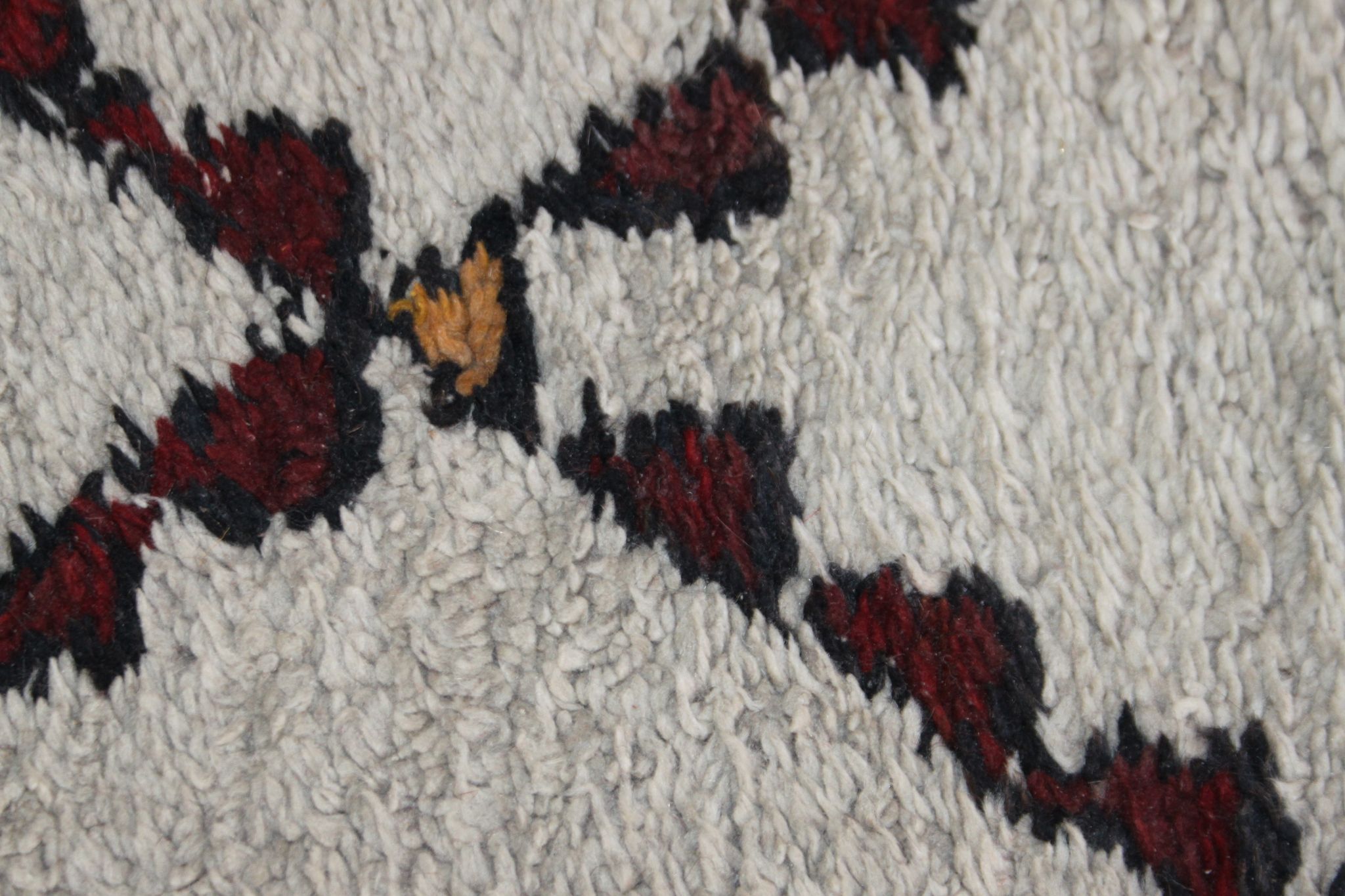 Former Berber carpet Beni Ouarain of the Moroccan Middle Atlas 135x81cm