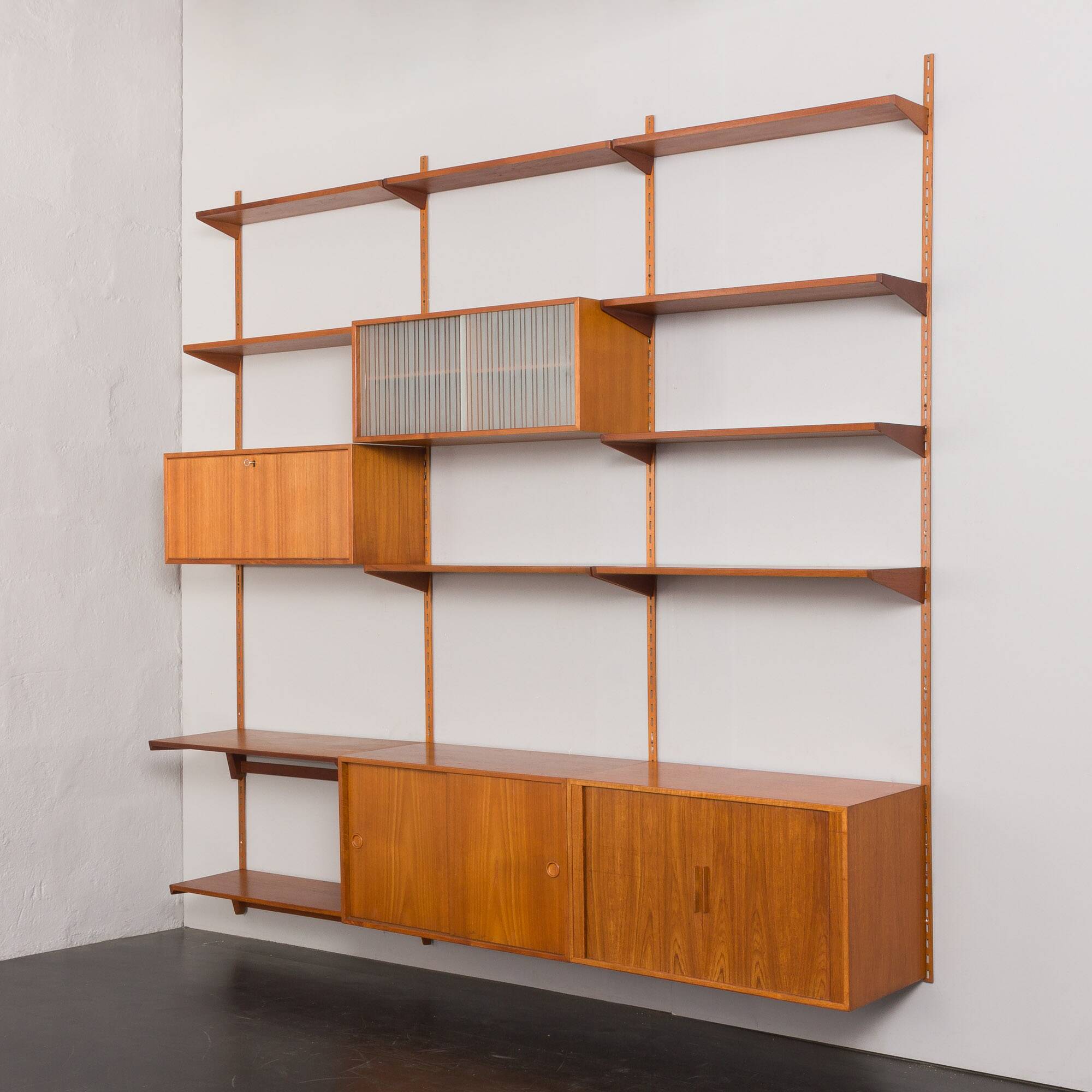 Bibliothèque modulaire à 3 baies Kai Kristiansen en teck avec armoire à porte tambour et étagère de bureau, De