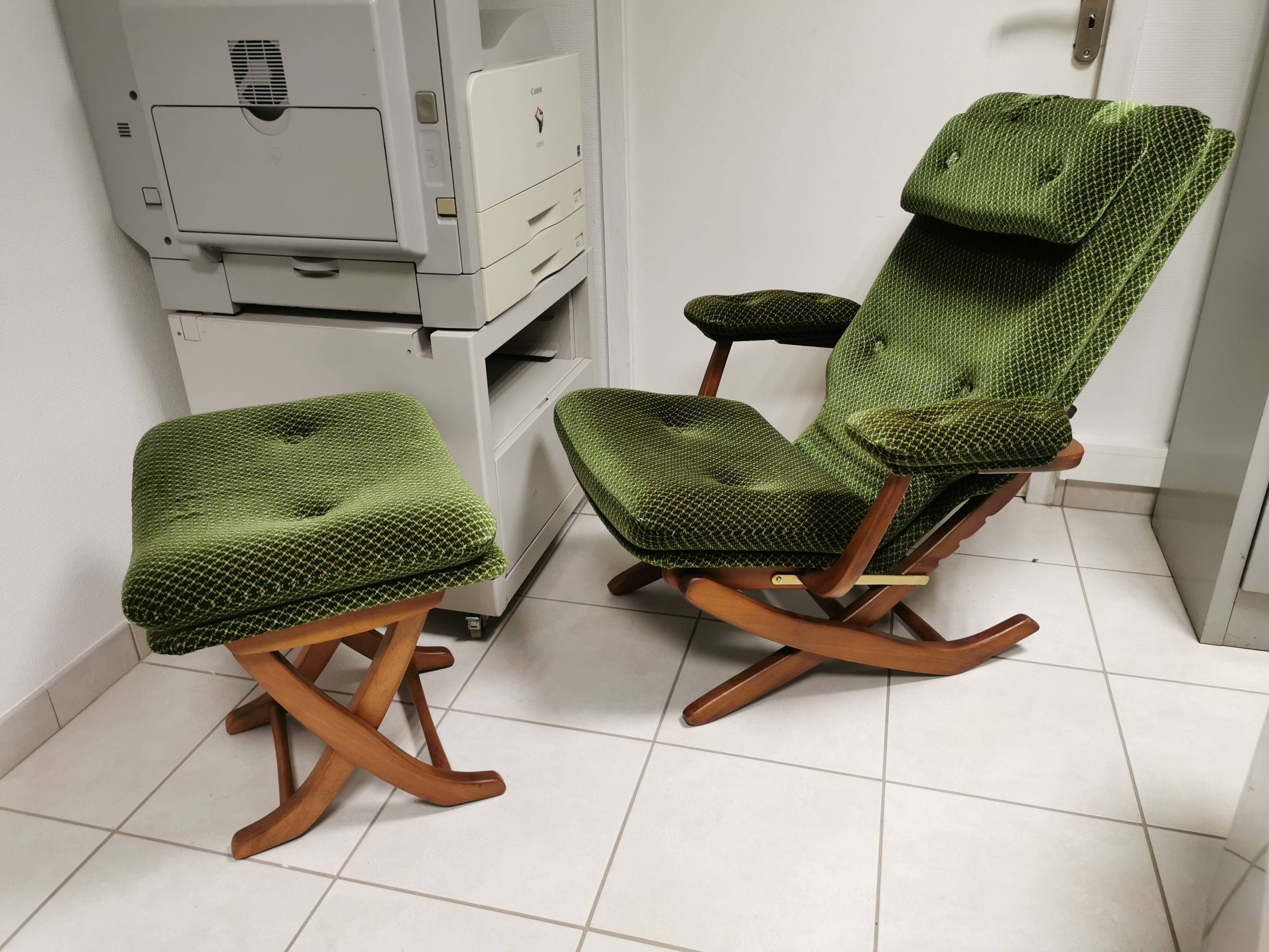 Vintage scandinavian style relax armchair + footrest adjustable tilt