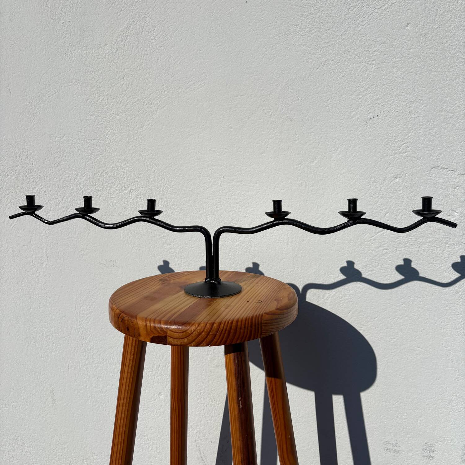 Black metal candle holder