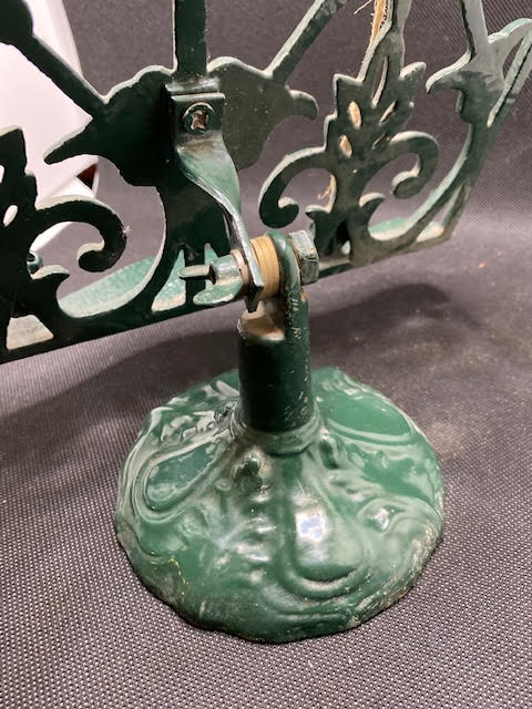 Cast iron lectern