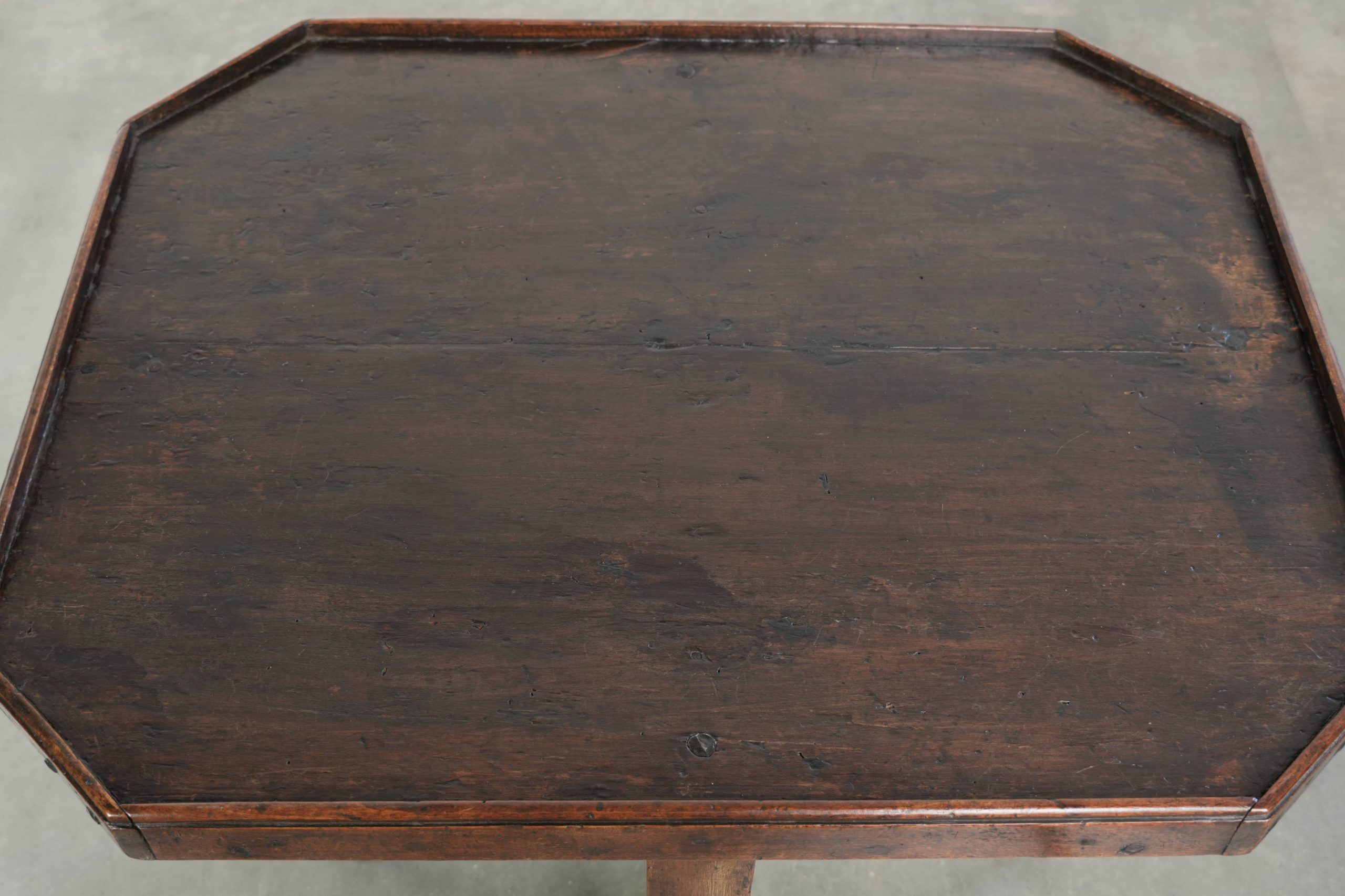 Antique English walnut side/center table with turned legs from around 1680