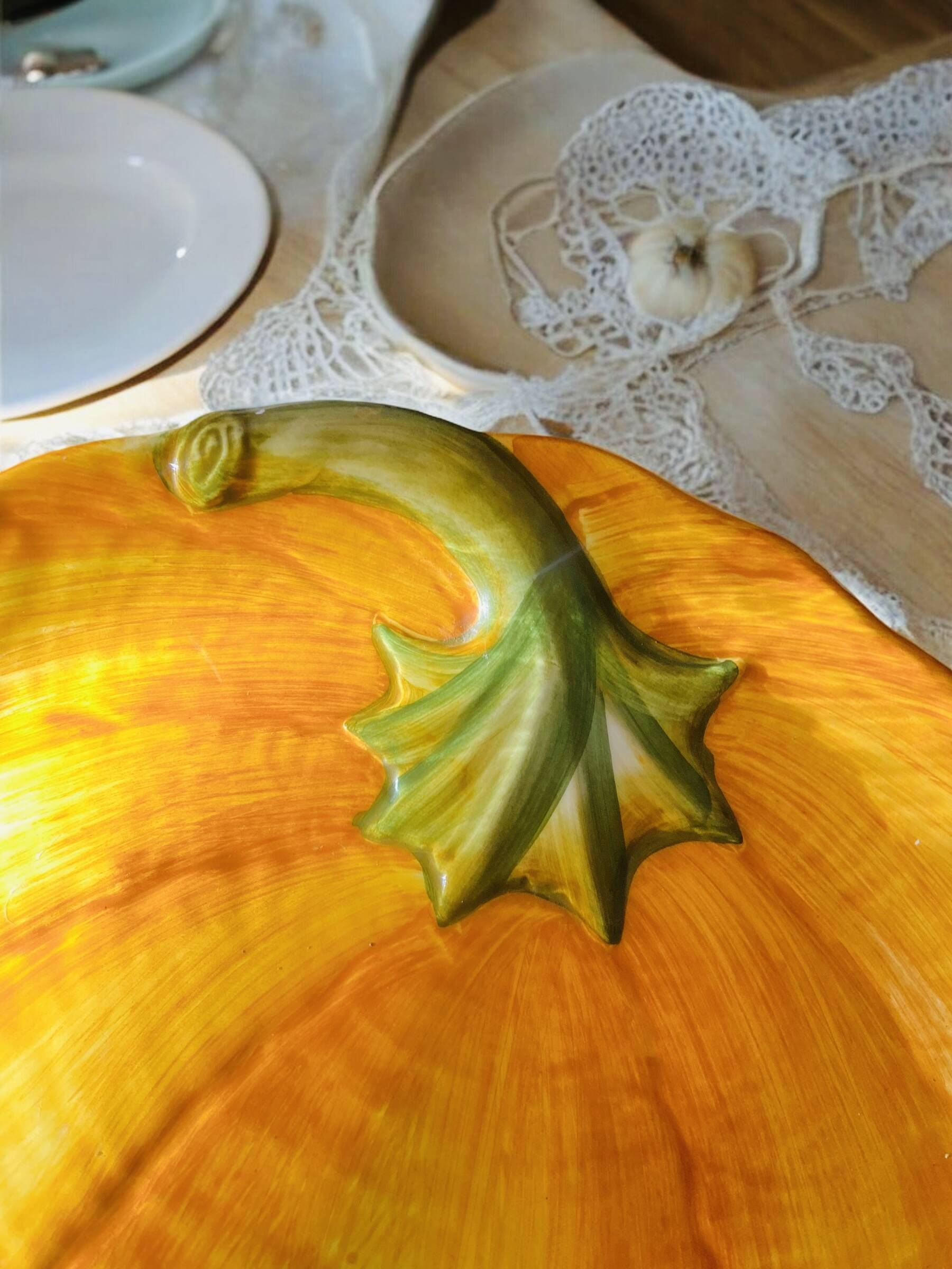 Pumpkin slip plate
