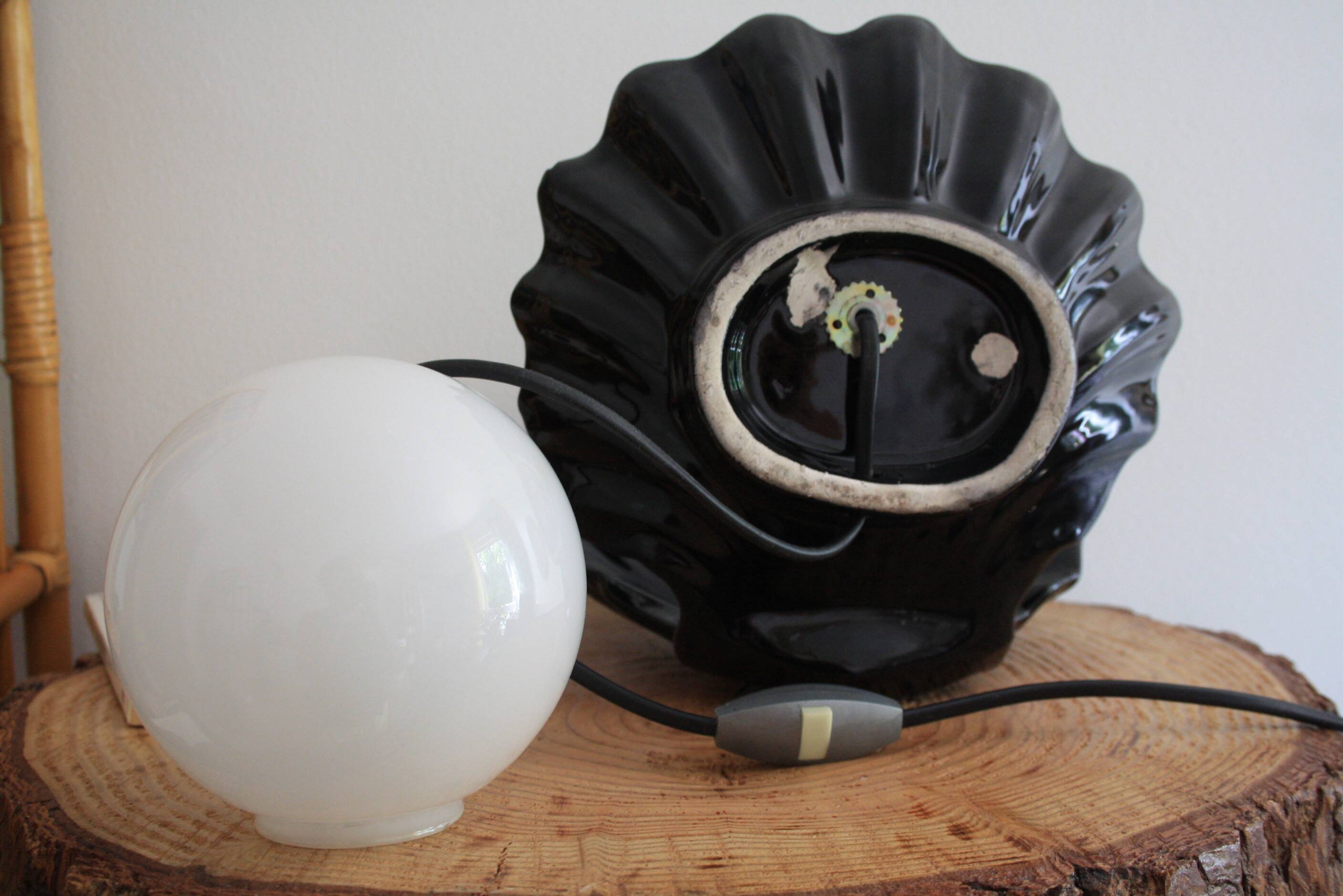 Shell lamp in ceramic and opaline