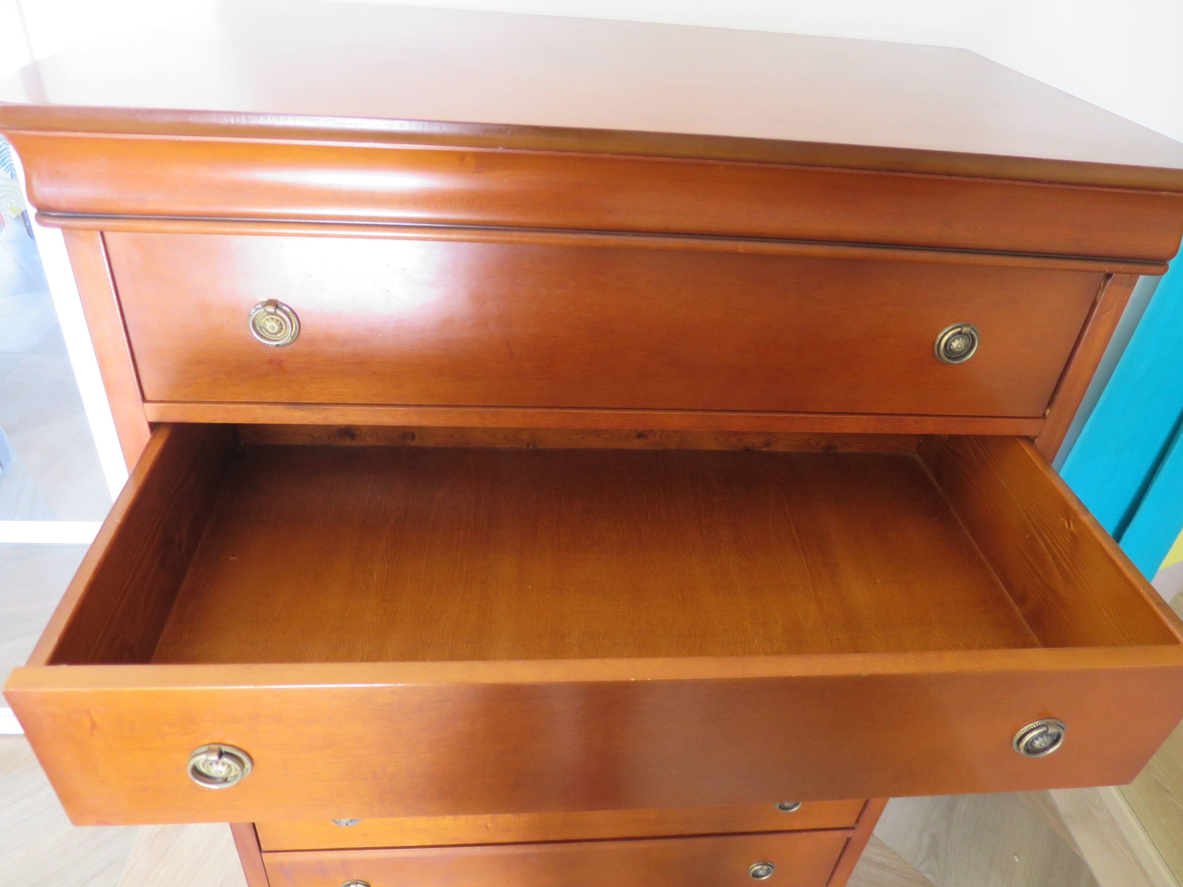 Louis Philippe style chest of drawers in cherry wood