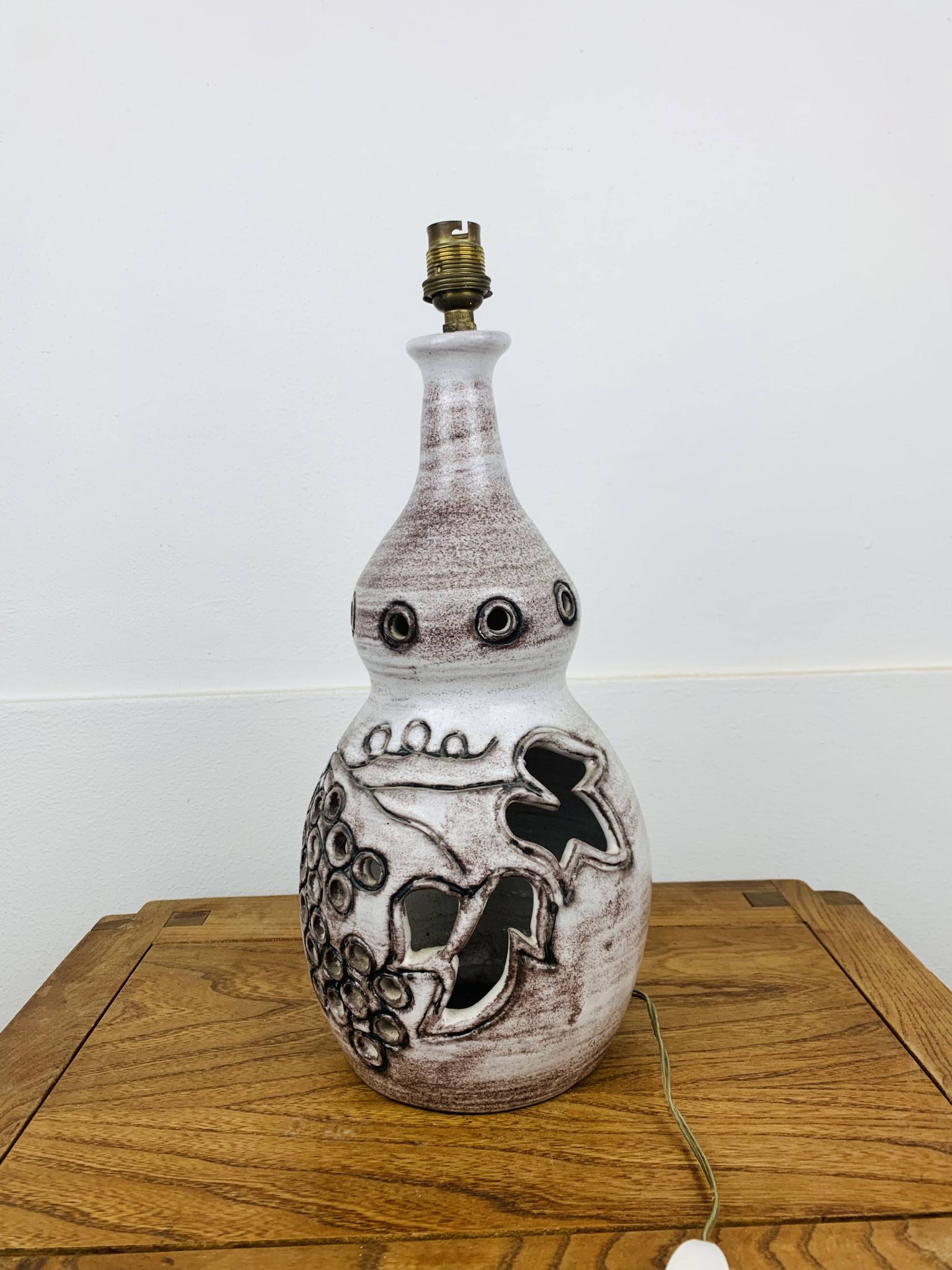 Lampe céramique ajourée, feuilles de vignes, années 60