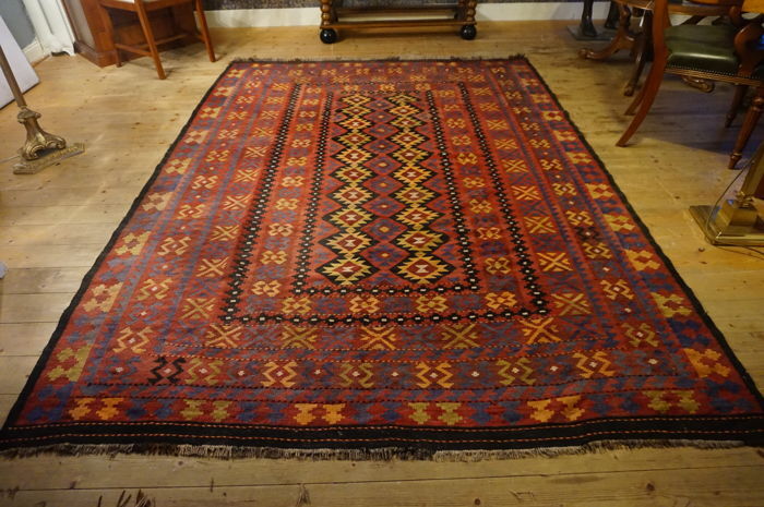 Kilim carpet 200 x 282 cm