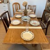 Extendable farmhouse table with 2 vintage leaves