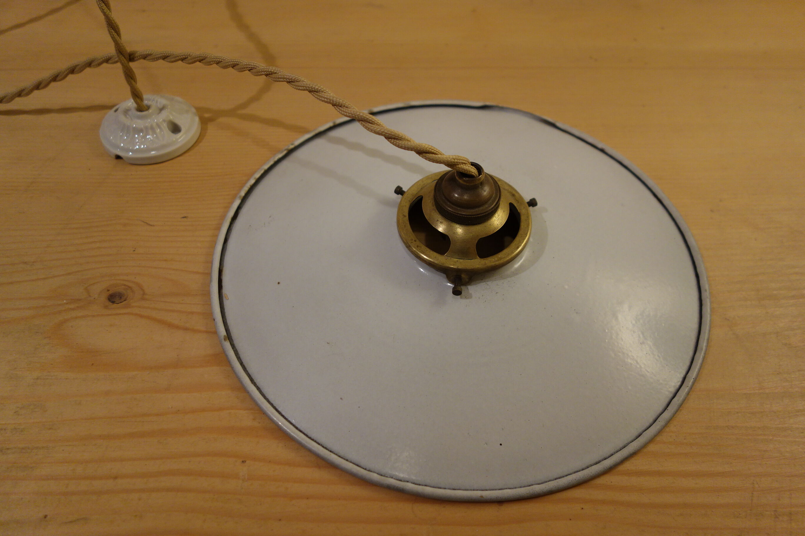 White enamelled hanging lamp