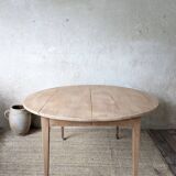 Round farm table